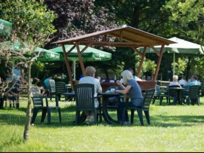 Foto: Brunnenhof in der Ried